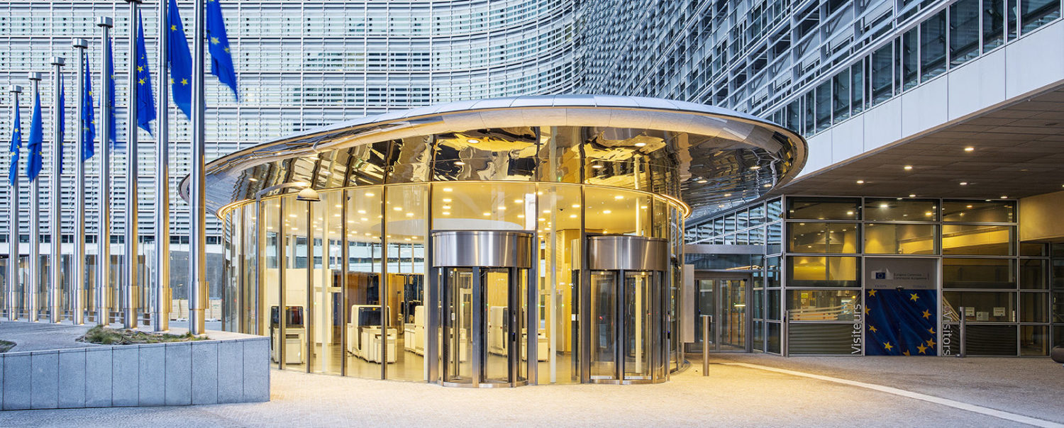 Habillage de façade en claustra aluminium anodise ton cuivre - vue générale Habillage de façade en claustra aluminium anodise ton cuivre - vue générale